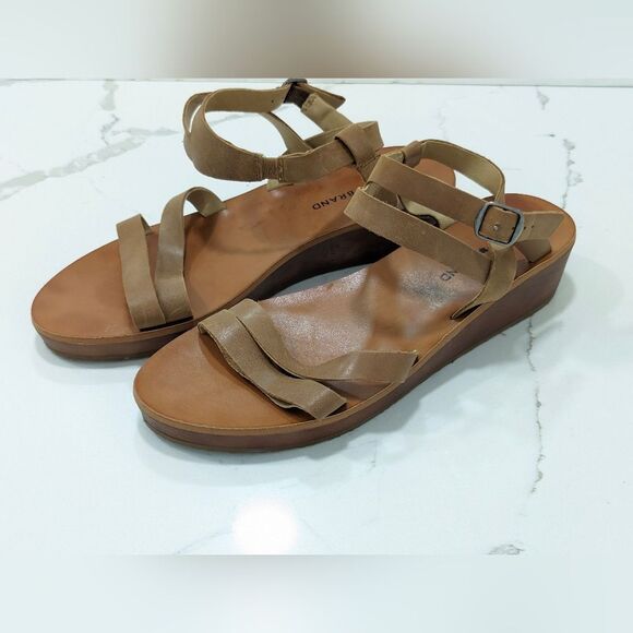 Lucky Brand Women's Hecilia Strappy Low Wedge Leather open toe Sandal size 10 - Picture 3 of 9